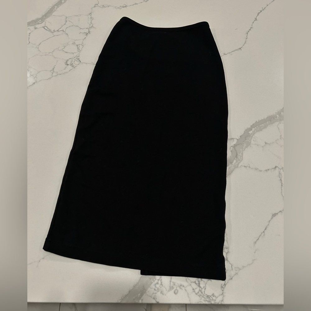 SIZE SM American Apparel Black Midi Skirt